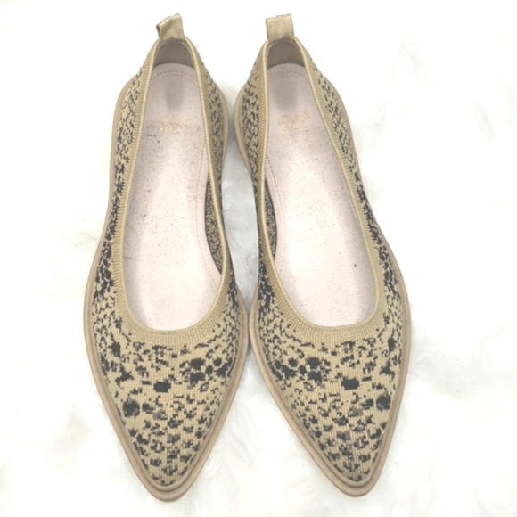Louise et Cie Washable Knit Pointed-Toe Flats - Celete 6M - Picture 3 of 9